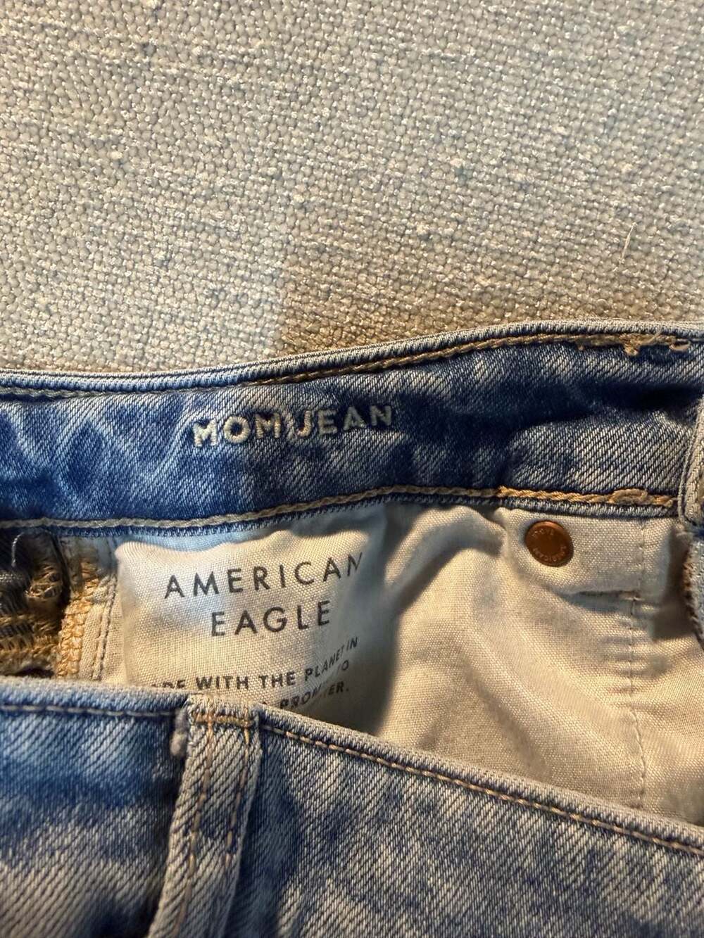 American Eagle Outfitters - Picture 6 of 10